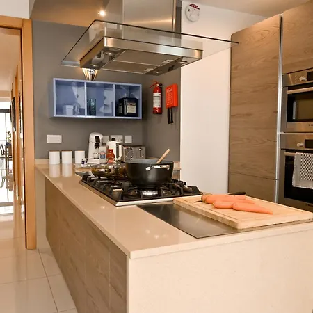 Modern & Terrace By The Beach, 3brd In Qawra - Happy 아파트