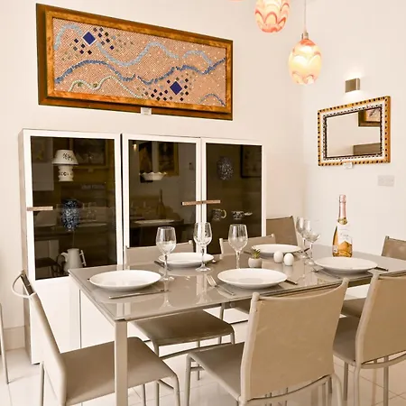 Modern & Terrace By The Beach, 3brd In Qawra - Happy 세인트폴스베이