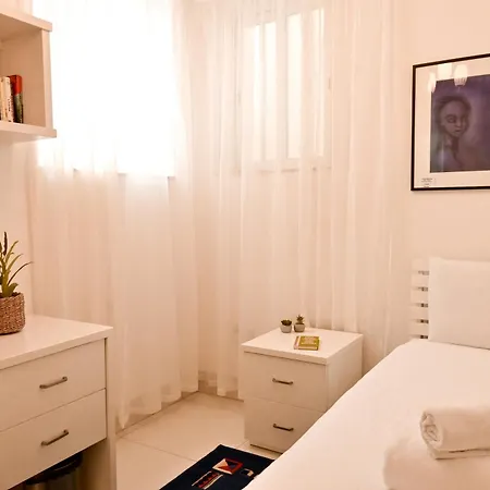 Modern & Terrace By The Beach, 3brd In Qawra - Happy 아파트 *