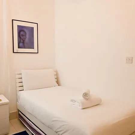 Modern & Terrace By The Beach, 3brd In Qawra - Happy 아파트 세인트폴스베이