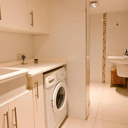 아파트 Modern & Terrace By The Beach, 3brd In Qawra - Happy